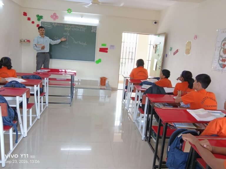 Grade 7 English Teacher lecture